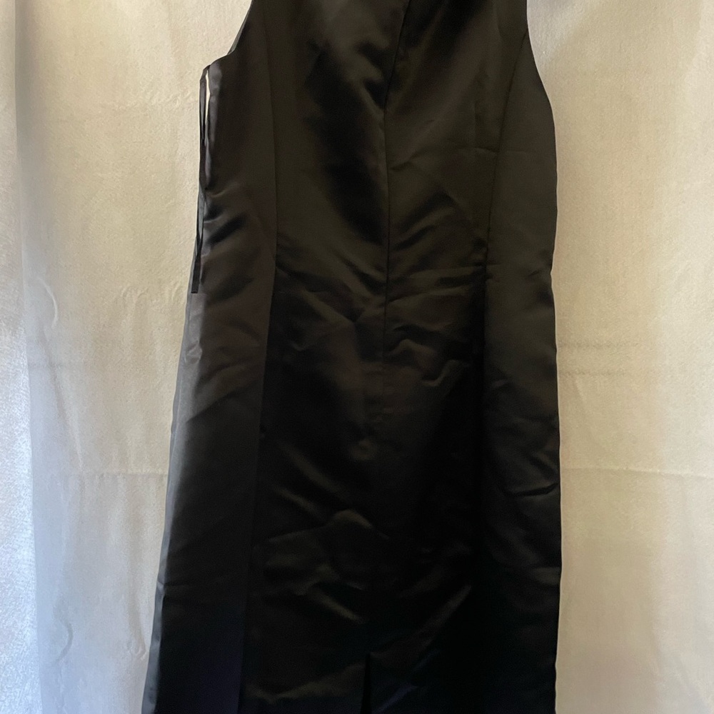 Arthur S Levine Tahari satin feel midi black dress.